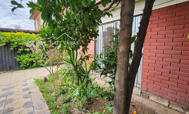 Luminosa Casa 2 D 1 B , Con Jardin En Calle Tranquila