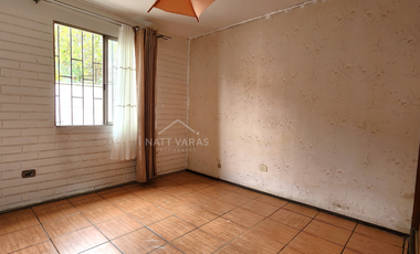 Luminosa Casa 2 D 1 B , Con Jardin En Calle Tranquila