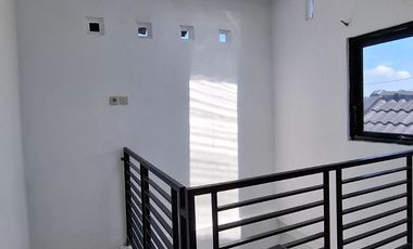 RUMAH 1,5 LANTAI MURAH FULL RENOVASI PUNDAK PAYUNG