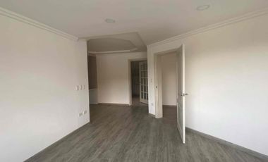 casa en venta dentro de urbanización Challuabamba