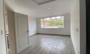 casa en venta dentro de urbanización Challuabamba