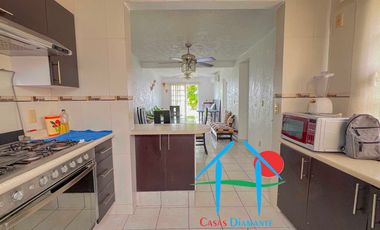 Casa en venta con 4 rec, roof garden con sala y vista a las áreas comunes