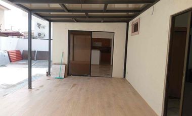 En Alquiler Casa esquinera de 5 habitaciones en Portal al Sol, km 11. vía a la Costa!