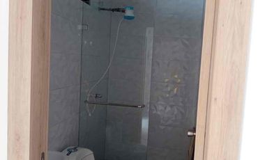 En Alquiler Casa esquinera de 5 habitaciones en Portal al Sol, km 11. vía a la Costa!