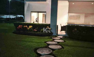 DEPARTAMENTO AMUEBLADO Y CARRITO DE GOLF EN VENTA