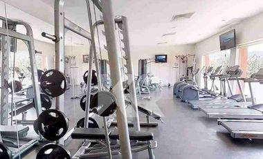 DEPARTAMENTO AMUEBLADO Y CARRITO DE GOLF EN VENTA