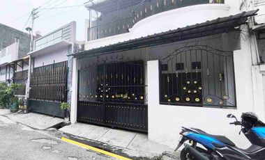 Rumah Second 2 Lt di Sumber Banjarsari Solo Dekat ke Manahan