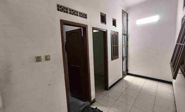 Rumah Second 2 Lt di Sumber Banjarsari Solo Dekat ke Manahan