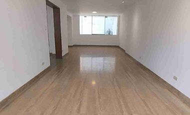 Alquiler amplio departamento en Santiago de Surco limite con Miraflores .