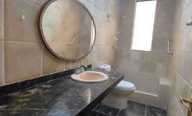 Alquiler amplio departamento en Santiago de Surco limite con Miraflores .