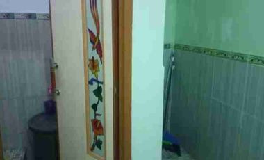 DIJUAL RUMAH OVER KREDIT HADAP JALAN UTAMA, BAGUS BUAT USAHA, BELAKANG BCM, FULL RENOV DEPAN BELAKANG