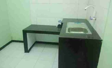 DIJUAL RUMAH OVER KREDIT HADAP JALAN UTAMA, BAGUS BUAT USAHA, BELAKANG BCM, FULL RENOV DEPAN BELAKANG