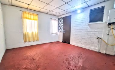 Casa 3 dormitorios 1 baño cerca de Aeropuerto