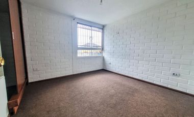 Casa 3 dormitorios 1 baño cerca de Aeropuerto