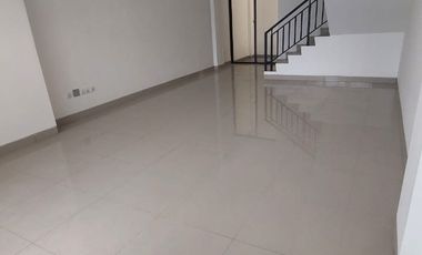 Ruko Korean Town Hadap Jalan Raya Green Lake City Bisa Sewa Gandeng