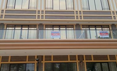 Ruko Korean Town Hadap Jalan Raya Green Lake City Bisa Sewa Gandeng