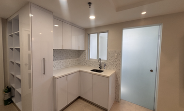 FOR SALE: 3-BEDROOM CONDO IN THE SALCEDO PARK, MAKATI CITY