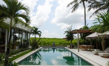 4-Bedroom Villa with Modern Tropical Luxury in Cepaka