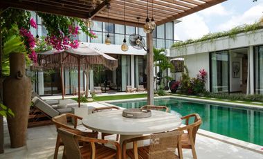 4-Bedroom Villa with Modern Tropical Luxury in Cepaka