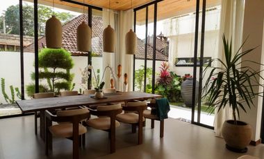 4-Bedroom Villa with Modern Tropical Luxury in Cepaka