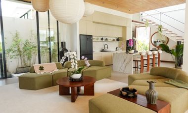 4-Bedroom Villa with Modern Tropical Luxury in Cepaka