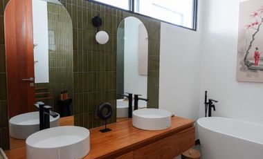 4-Bedroom Villa with Modern Tropical Luxury in Cepaka