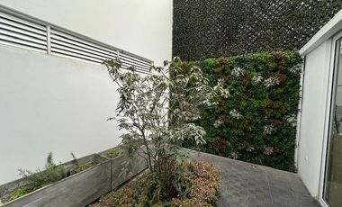 DEPARTAMENTO EN VENTA EN SAN ISIDRO ESTILO CASA EN ZONA DE PARQUES