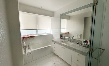 DEPARTAMENTO EN VENTA EN SAN ISIDRO ESTILO CASA EN ZONA DE PARQUES