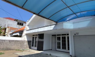 Rumah disewakan di RW 03, Tanjungsari, Sukomanunggal, Surabaya, Jawa Timur