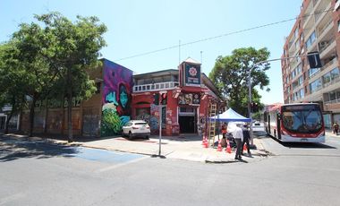 Gran Local Comercial en Calle Matucana 709. Santiago