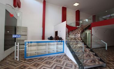 Gran Local Comercial en Calle Matucana 709. Santiago