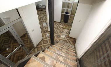 Gran Local Comercial en Calle Matucana 709. Santiago