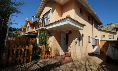 Estupenda Casa en Peñaflor, Sector perfecto para la familia