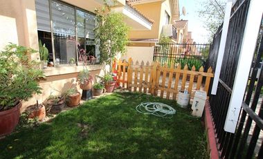 Estupenda Casa en Peñaflor, Sector perfecto para la familia