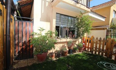 Estupenda Casa en Peñaflor, Sector perfecto para la familia