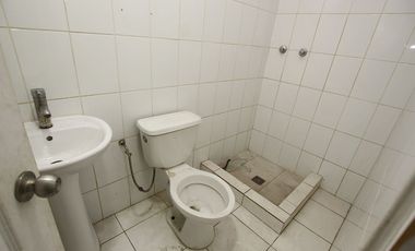 Estupendo Local Comercial en Calle Matucana esquina Rosas