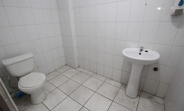 Estupendo Local Comercial en Calle Matucana esquina Rosas