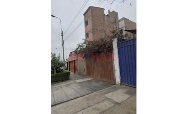 Vendo Terreno En Surco (Auxiliar Nueva Via Expresa Cruce Con Av.Proceres) De 156 M2