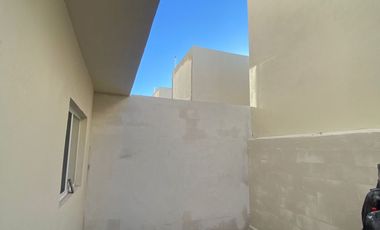 CASA NUEVA EN RENTA CON PANELES SOLARES FRACC. ALBORAN