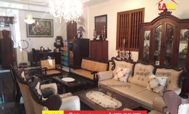 Kompleks Siap Bisnis di Kraton Yogyakarta – 4 Ruko + Rumah Besar, Lokasi Emas, Potensi Passive Income Tinggi!