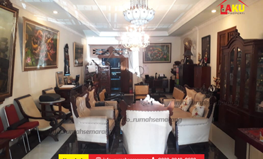 Kompleks Siap Bisnis di Kraton Yogyakarta – 4 Ruko + Rumah Besar, Lokasi Emas, Potensi Passive Income Tinggi!