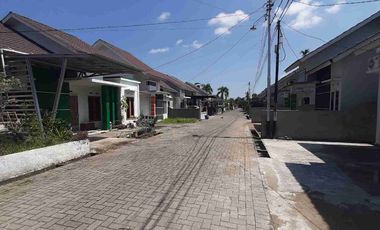 Dijual 1 unit rumah tinggal Jl. Karya - Komp. Harmony Park Residence
