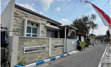 Dijual Cepat Rumah Super Strategis Manahan,Solo Luas 80m2