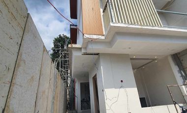 For Sale 2 Storey House & Lot w/ Loft in  Greenland Subd Ampid1 San Mateo Rizal. KSA