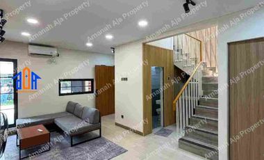 Rumah Furnished Siap Huni 4 Kamar Tidur Dekat Gerbang Tol