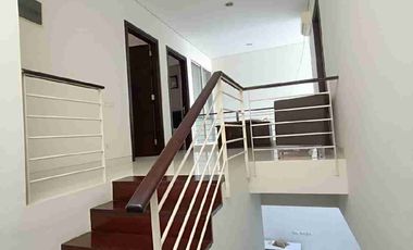 Rumah murah full furnished Graha Famili dekat pakuwon mall, citraland