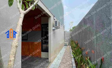 Rumah Furnished Siap Huni 4 Kamar Tidur Dekat Gerbang Tol