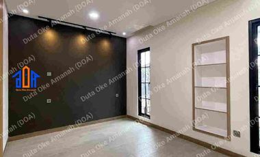 Rumah Furnished Siap Huni 4 Kamar Tidur Dekat Gerbang Tol