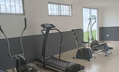 VENTA CASAS 3 DORMITORIOS  MITAD DEL MUNDO