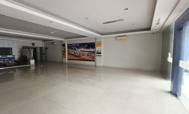 DIJUAL/SEWAKAN CEPAT GEDUNG SHOW ROOM INCLUDE BENGKEL JL.KARTINI GRAND DEPOK CITY.